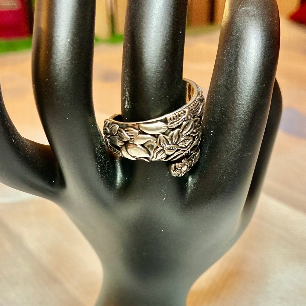 Floral Engraved Spoon Ring - Women's Statement Band in 9.25 Sterling Silver - Picture 5 of 15
